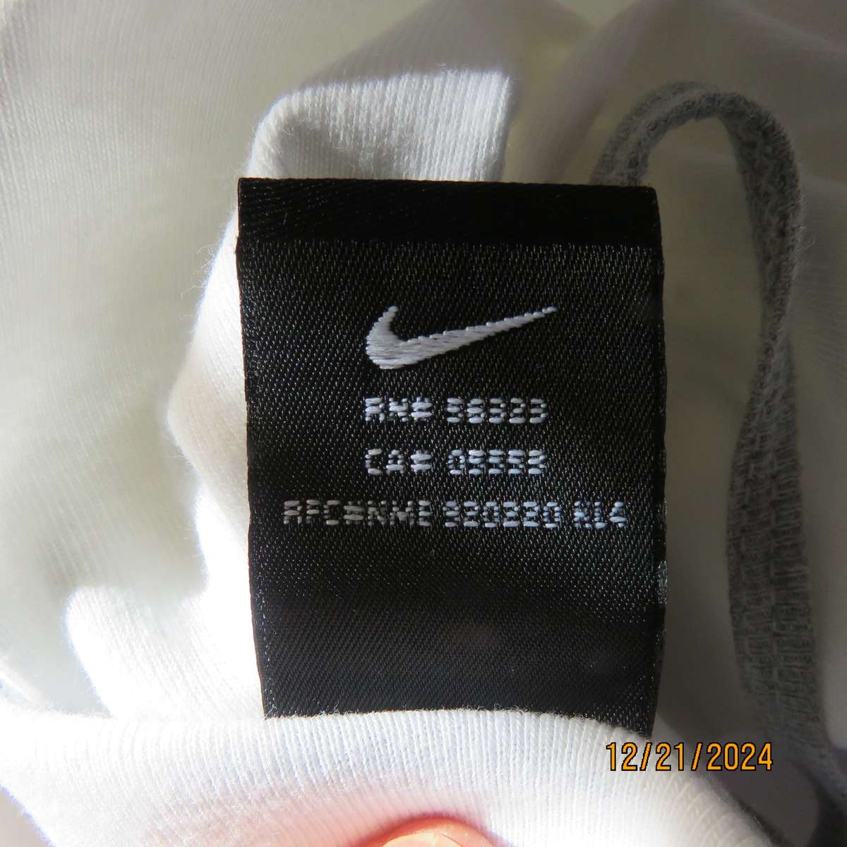 NIKE strappy top in white/silvergrey with HARVARD logo. Size 38. 100% cotton. Brand new cond.