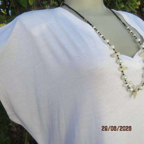 Woolworths white V-neck slip-over viscose-cotton top with tiny cut-on sleeves size 40