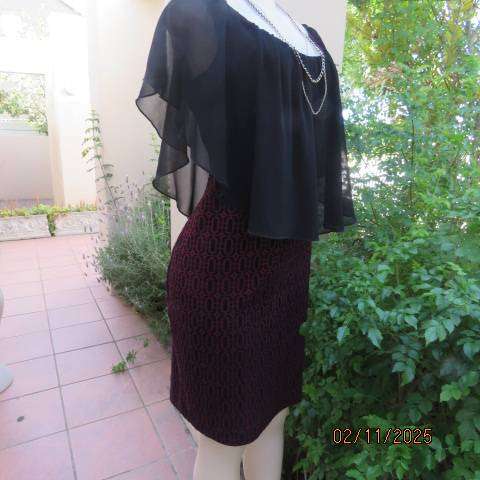 Maroon stretch polyester- black velvet graphic print shift dress. Wide black collar overlay. Size 38