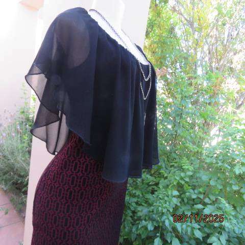 Maroon stretch polyester- black velvet graphic print shift dress. Wide black collar overlay. Size 38