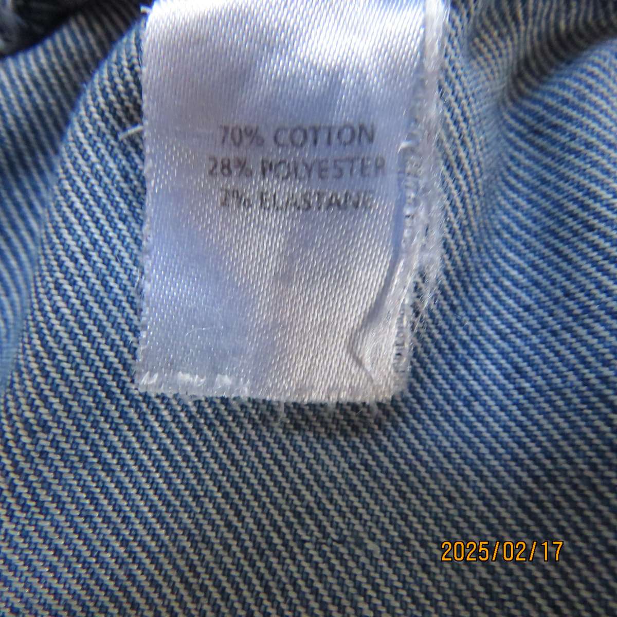 DONNA blue denim cropped jeans in polycotton stretch size 48. No pockets. Elasticated waist.