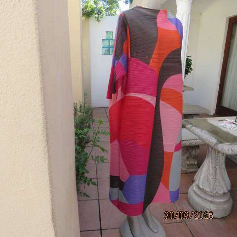 U-STAR colour blocked pleated dress with boat neckline, polyester, size 46-48