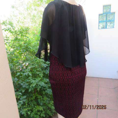 Maroon stretch polyester- black velvet graphic print shift dress. Wide black collar overlay. Size 38