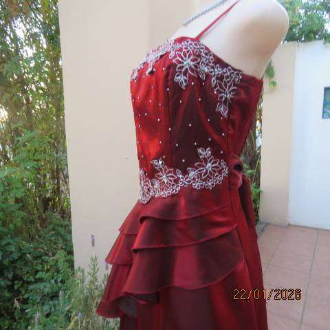 GERANO ruby red shiny silky ankle length satin strappy evening dress with silver decoration. Size 38