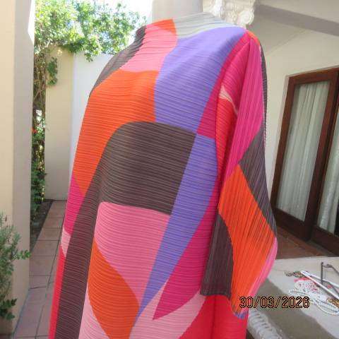 U-STAR colour blocked pleated dress with boat neckline, polyester, size 46-48