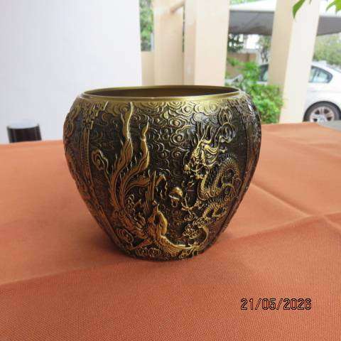 Chinese bronze cannister handcrafted decorative ornament 8cm diameter 9cm height