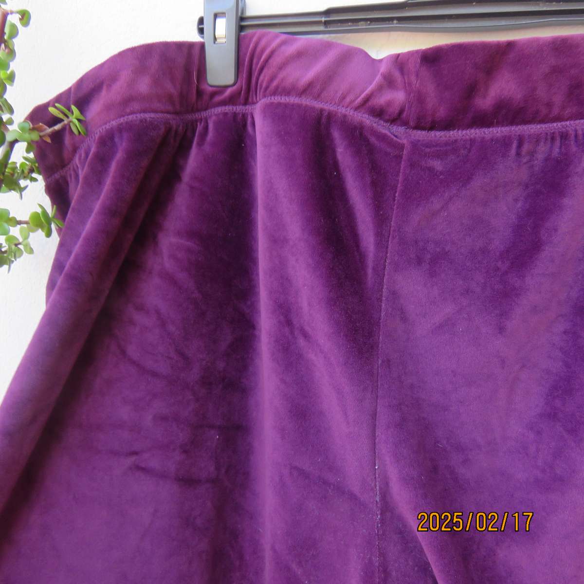 DONNA-CLAIRE purple velvet stretch polyester leisure pants size 54. Elasticated waist. As new cond.