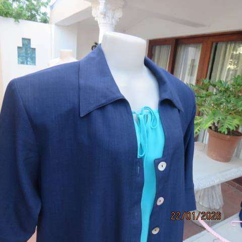 Y.O. Designer navy short sleeve button down jacket with collar and slits. Size 44