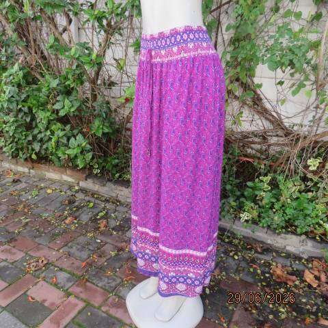 DONNA magenta pink ankle skirt with navy-white paisley print, elasticated waist, size 44