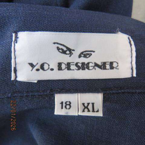 Y.O. Designer navy short sleeve button down jacket with collar and slits. Size 44