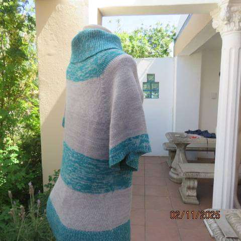 Silvergrey and jade acrylic knit high open poloneck top size 34