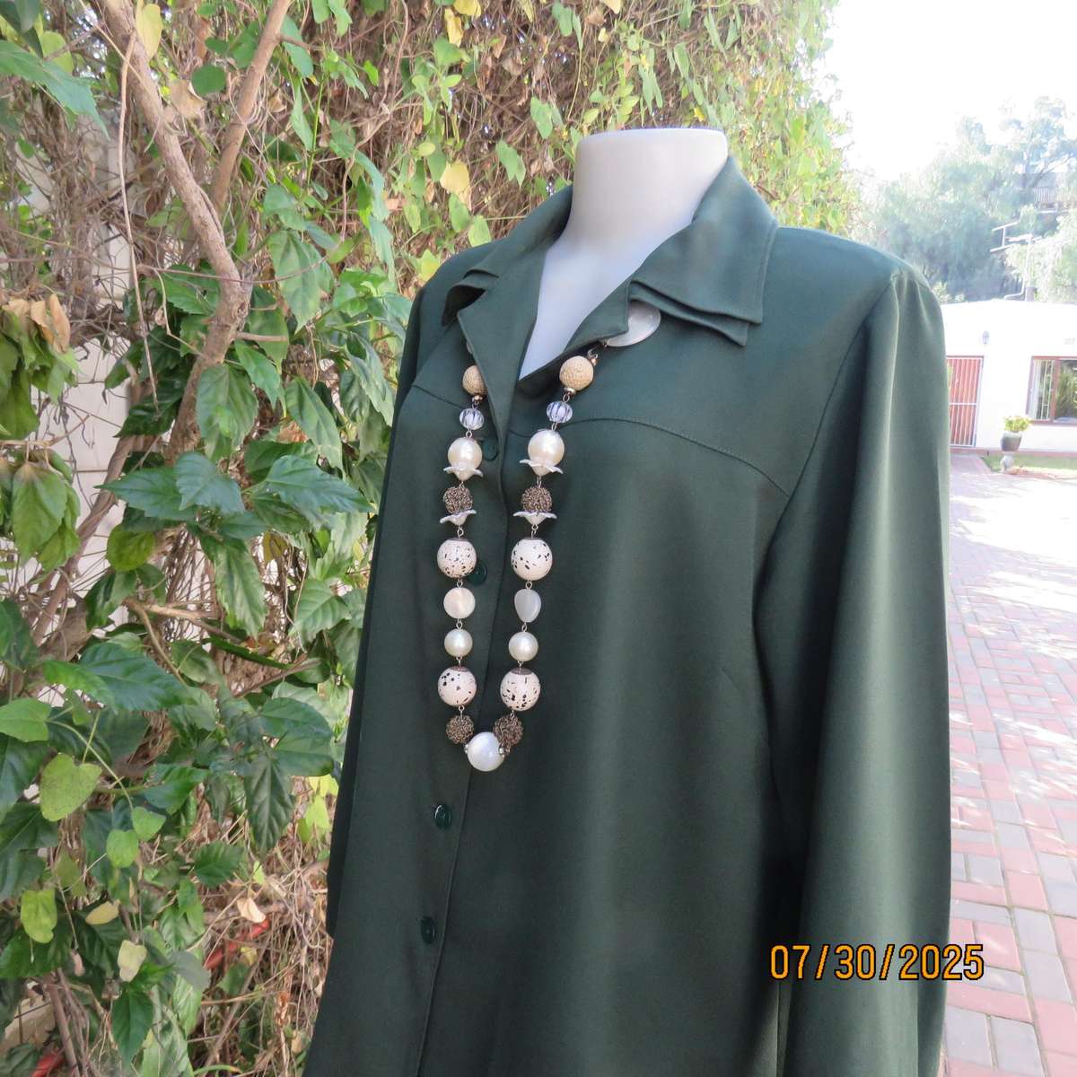 Pine green long cuffed sleeve crepe polyester button down size 42 top. Double collar