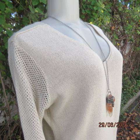 Woolworths beige acrylic-nylon knit V-neck slip-over top with lace pattern sleeves, size 36