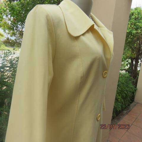 MILADYS banana yellow 2 pc suite. Bootlegged dress pants. Long lined jacket-coat. Size 37