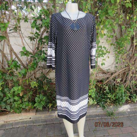 Merién Hall black stretch polyester long sleeve shift dress with white squares and borders size 38