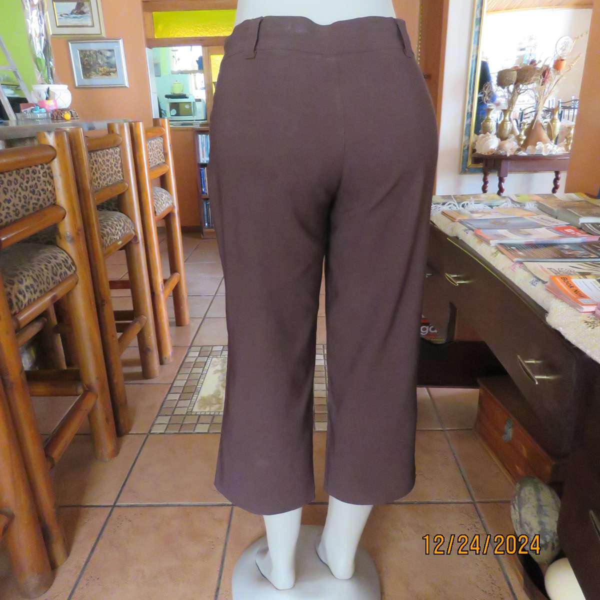 Choc brown stretch polyester cropped pants size 38 by MASSUMI.