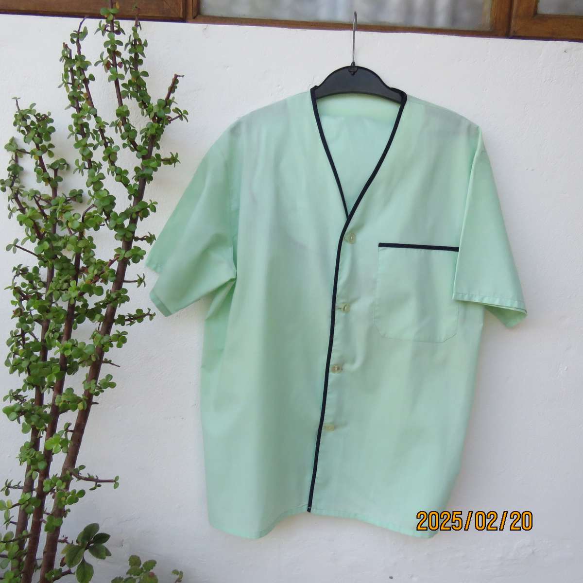 Men's shorty mint green pajama set in polycotton size Medium. V button down top. Elastic waist short