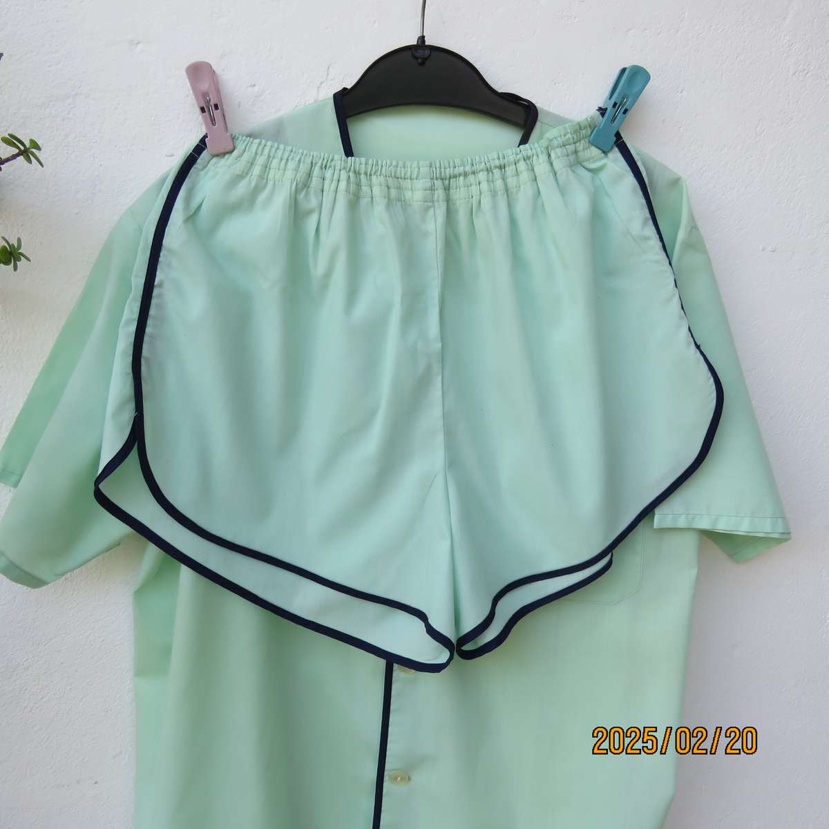 Men's shorty mint green pajama set in polycotton size Medium. V button down top. Elastic waist short