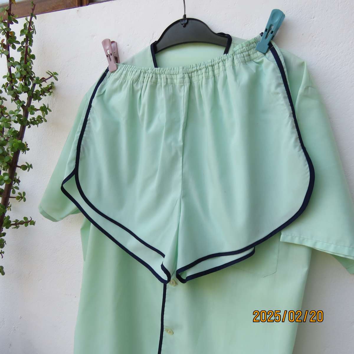 Men's shorty mint green pajama set in polycotton size Medium. V button down top. Elastic waist short