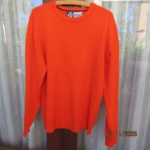 Men's red long sleeve polyester knit pull over sweater in size Medium.