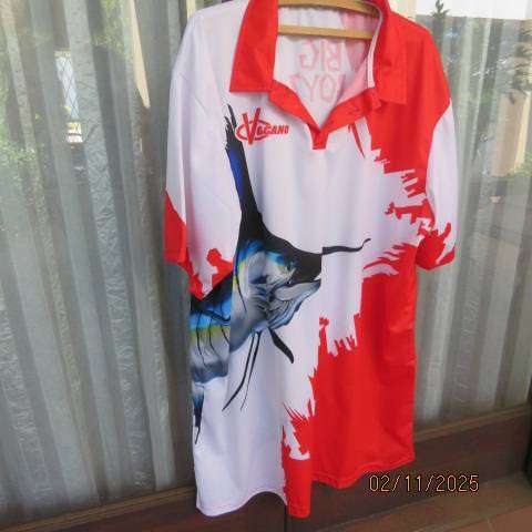 VOLCANO men's size 5XL  polyester-nylon golf style white-red shirt with fish print.
