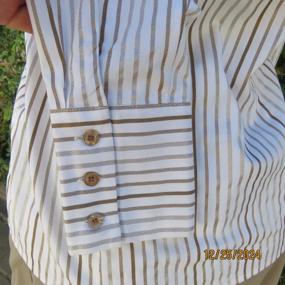 Good quality white/brown embossed vertical striped polycotton stretch tailored shirt. Size 36 OASIS