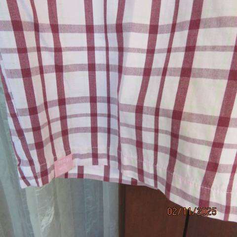 JEEP men's cotton shorts in white and maroon check size 38. Side-back pockets.