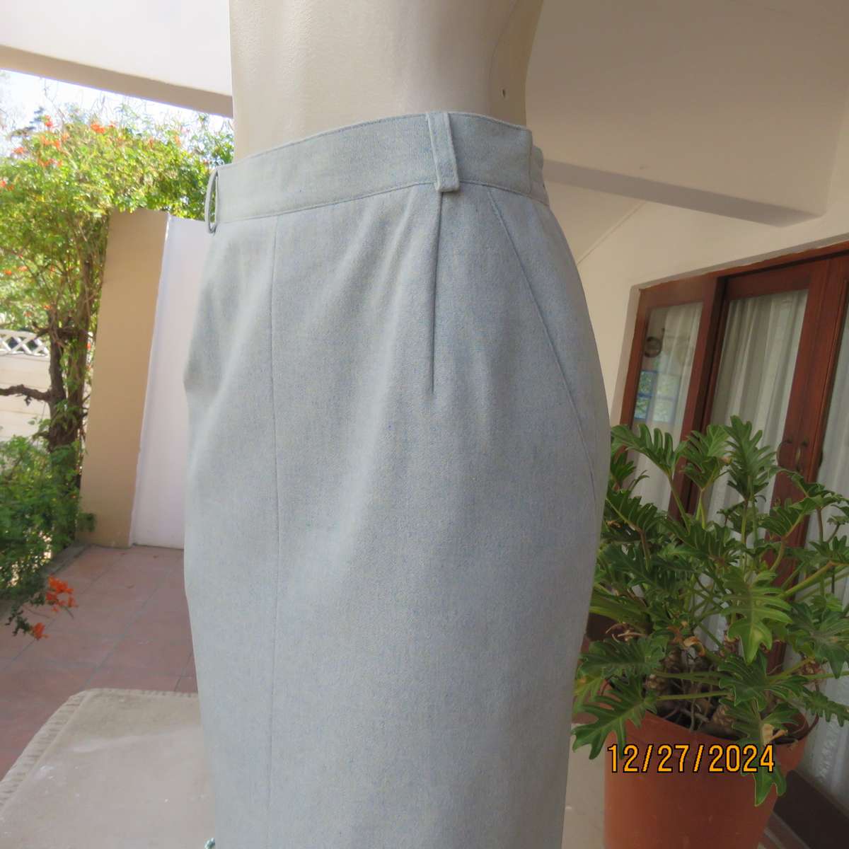 Haute couture new wool/cashmere blend mottled cream/turquoise lined skirt by YARELL size 36