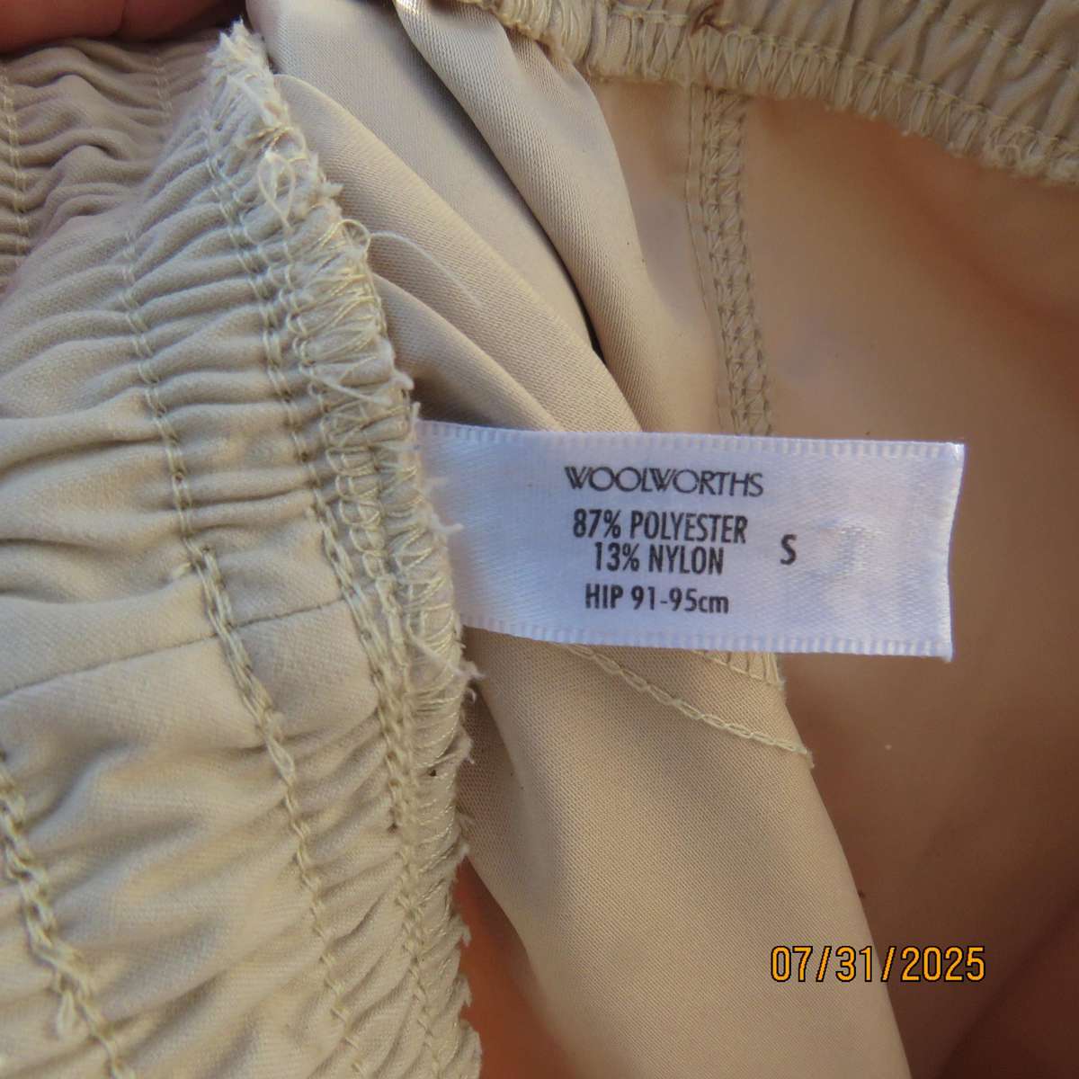 WOOLWORTHS oats colour 2 piece leisure outfit with hooded zip-up jacket. Size 35