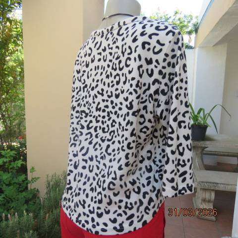 Animal print black and white slip-over top for women, size 36-38, polyester stretch knit