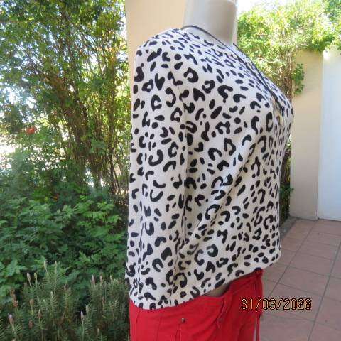 Animal print black and white slip-over top for women, size 36-38, polyester stretch knit