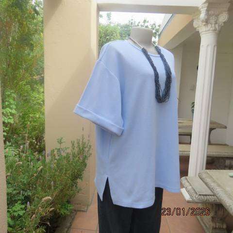 Misty blue slip over ribbed polycotton top with short sleeves with turnovers. Size 48