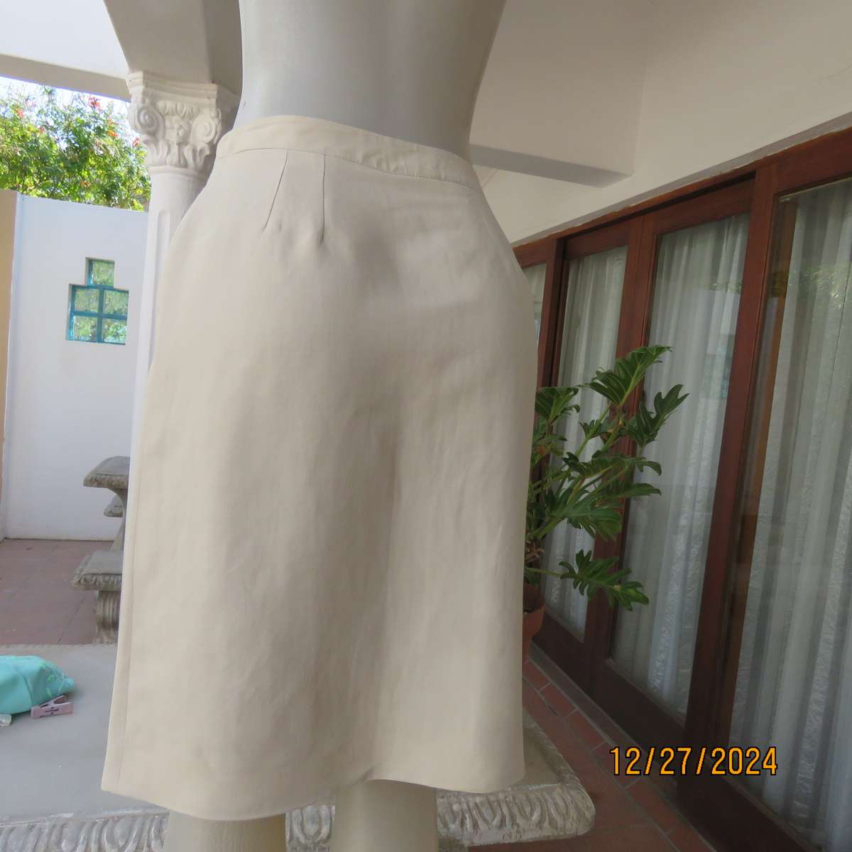 Superior linen/viscose blend fold over beige fully lined skirt by WOOLWORTHS size 36. New condition.