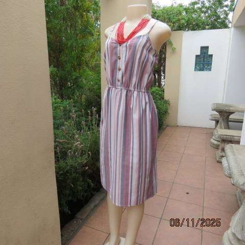 Striped cool strappy poly-viscose dress in steel blue-crimson and cream. Size 36