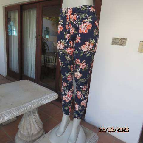 FOSHINI navy viscose-nylon stretch slim pants with crimson and white flowers, size 36