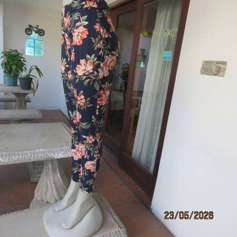 FOSHINI navy viscose-nylon stretch slim pants with crimson and white flowers, size 36
