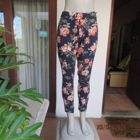 FOSHINI navy viscose-nylon stretch slim pants with crimson and white flowers, size 36