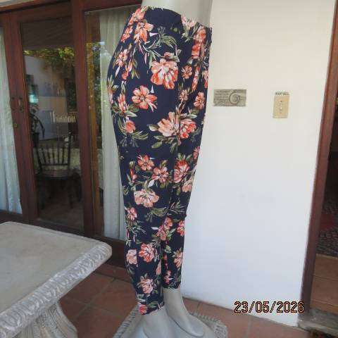 FOSHINI navy viscose-nylon stretch slim pants with crimson and white flowers, size 36