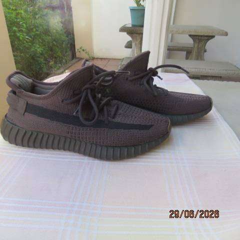 Adidas Yeezy Boost Static Sneakers Grey-Black Size 8.5