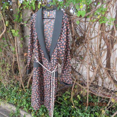 SERVUS forest green men's silky polyester fold-over long sleeve gown with paisley pattern size M