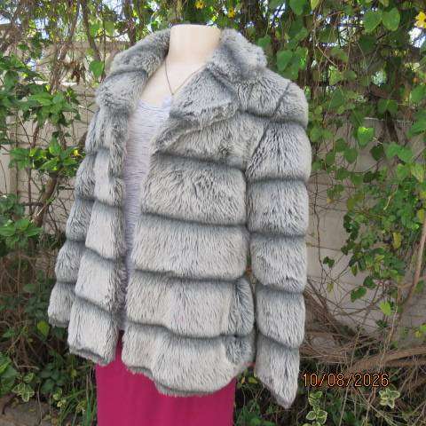 SEGAL known US faux fur open long sleeve grey jacket with collar and pockets size 32