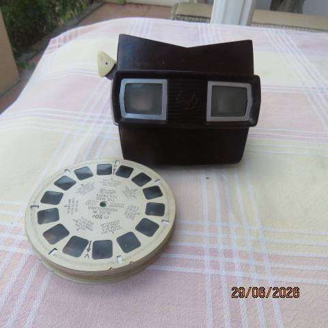 ViewMaster in brown with 15 reels for kids - vintage toy