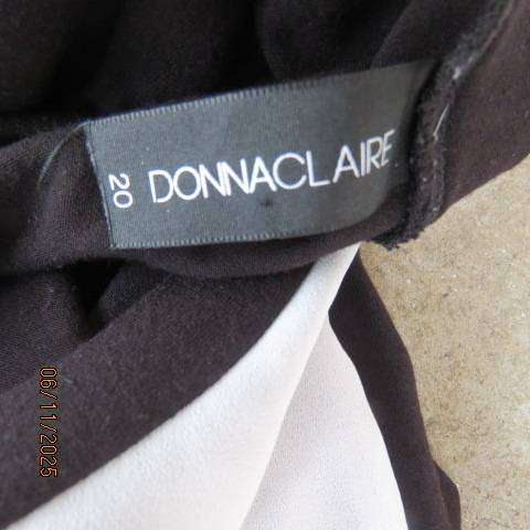 DONNA CLAIRE black viscose stretch long top with white front overlay size 44.
