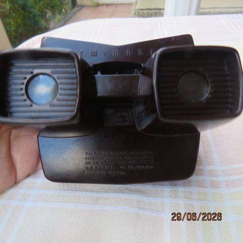 ViewMaster in brown with 15 reels for kids - vintage toy