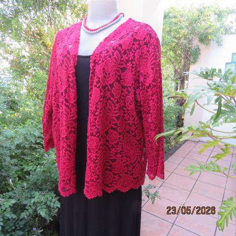 QUEENSPARK scarlet red open jacket in luxury stretch polyester embossed lace size 44-46
