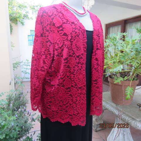 QUEENSPARK scarlet red open jacket in luxury stretch polyester embossed lace size 44-46