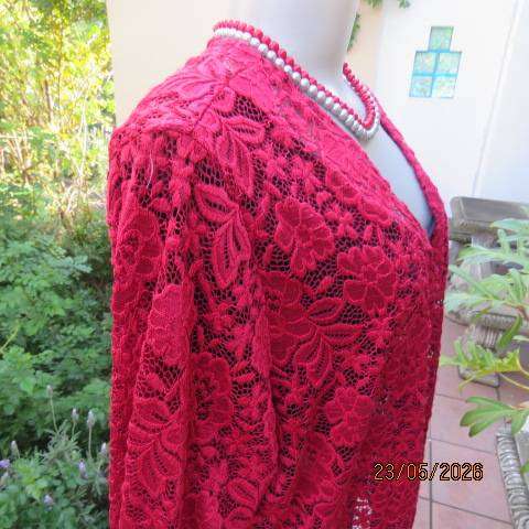 QUEENSPARK scarlet red open jacket in luxury stretch polyester embossed lace size 44-46