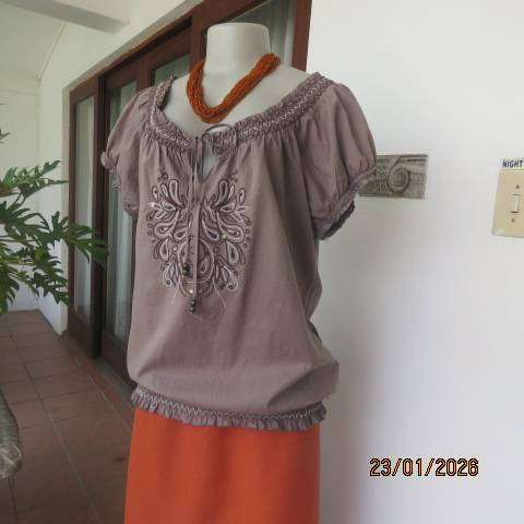 TRUWORTHS ecru colour blouson top with wide elasticated neckline. Size 42.
