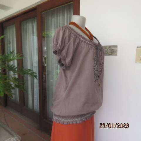 TRUWORTHS ecru colour blouson top with wide elasticated neckline. Size 42.