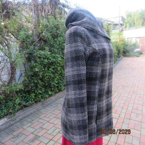 New Look black white grey long sleeve check lined jacket with hood and collar size 36